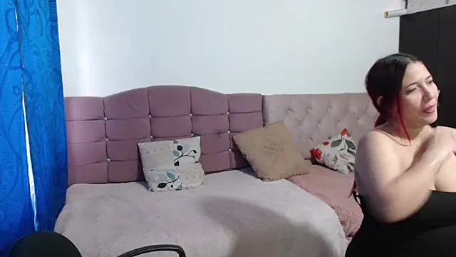 Snapshot of LITTLEKITTY19 chatting on January 2026 12:32:02 PM LITTLEKITTY19 online show from January 2026 12:32:02 PM