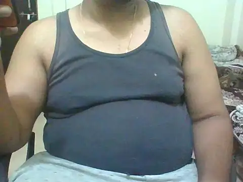Snapshot of mr_plum1 chatting on May 2026 05:31:02 PM mr plum1 online show from May 2026 05:31:02 PM