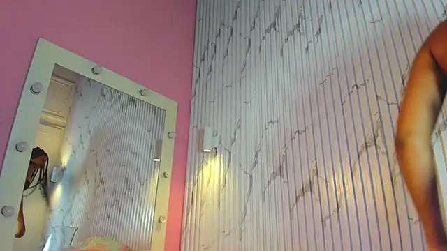 Missdionne curly online show from November 2025 11:01:02 AM