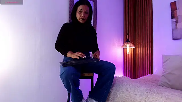 EvaGoddess  online show from June 2026 07:39:01 PM