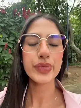 Julieta Duque online show from December 2025 07:42:02 PM