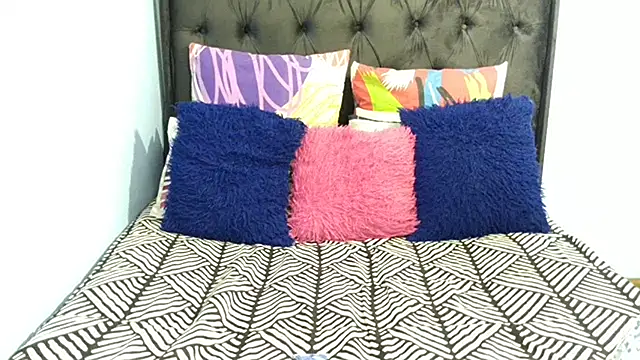 Snapshot of Dandelion_enigman chatting on November 2025 11:27:02 PM Dandelion enigman online show from November 2025 11:27:02 PM