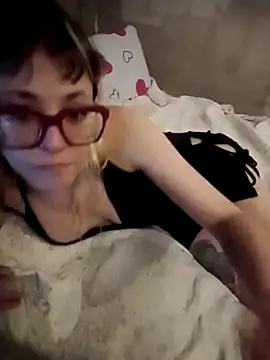 Snapshot of BlondieTami chatting on March 2026 12:17:01 AM BlondieTami online show from March 2026 12:17:01 AM