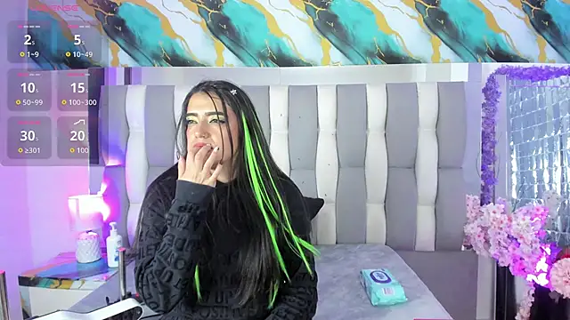 Snapshot of IsaDiiaz chatting on April 2026 07:11:01 AM IsaDiiaz online show from April 2026 07:11:01 AM