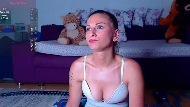 Snapshot of CassieSpell chatting on June 2026 09:17:02 PM CassieSpell online show from June 2026 09:17:02 PM