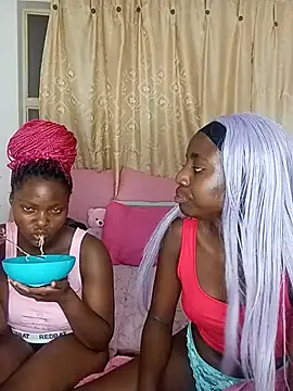 Snapshot of BlackPearl_19 chatting on May 2026 05:25:01 AM BlackPearl 19 online show from May 2026 05:25:01 AM