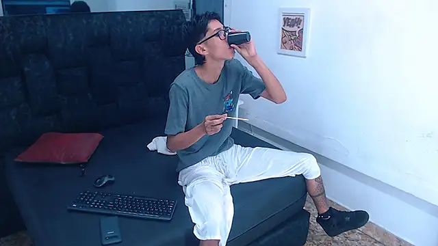 Daniel delux  online show from October 2025 11:40:01 AM