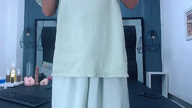 Daniel delux  online show from October 2025 12:06:01 PM