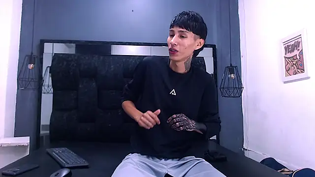 Daniel delux  online show from November 2025 11:53:02 AM