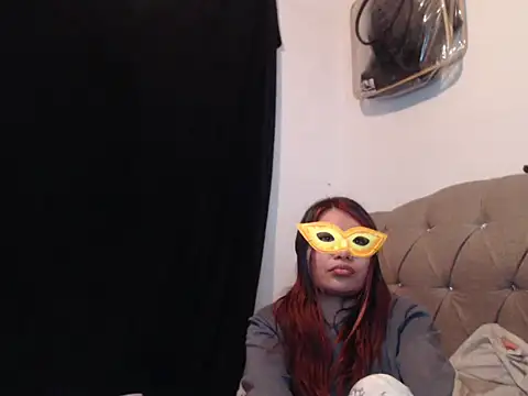 dulce-emily18 online show from September 2025 03:09:02 AM