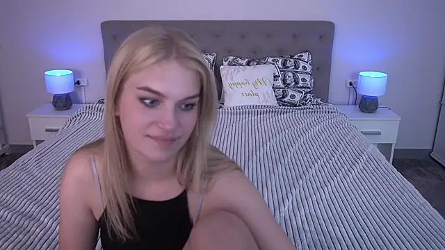 AlinaLiii online show from May 2026 06:13:02 PM