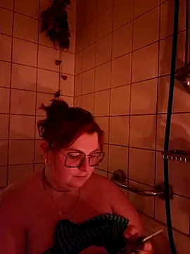 Snapshot of Chrissiosaurus chatting on October 2025 05:23:02 PM Chrissiosaurus online show from October 2025 05:23:02 PM