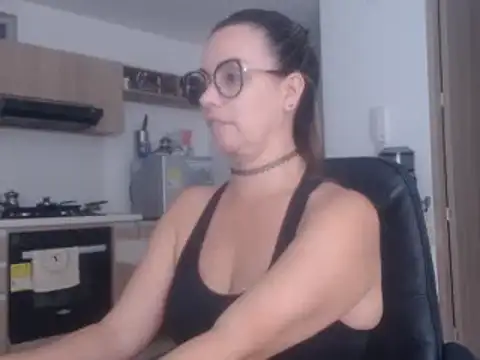 LovePaula online show from February 2025 12:14:01 AM