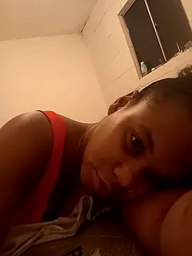 Snapshot of PrettahSantos chatting on December 2025 12:44:02 PM PrettahSantos online show from December 2025 12:44:02 PM