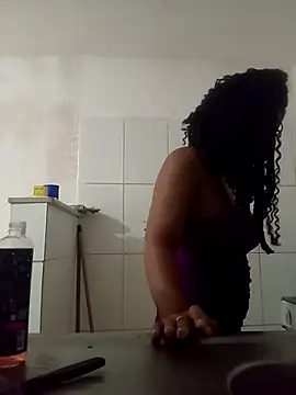 Snapshot of PrettahSantos chatting on January 2026 03:03:01 PM PrettahSantos online show from January 2026 03:03:01 PM