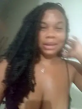 Snapshot of PrettahSantos chatting on January 2026 12:38:02 AM PrettahSantos online show from January 2026 12:38:02 AM