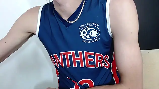 LATINO27CM online show from November 2025 11:41:01 PM