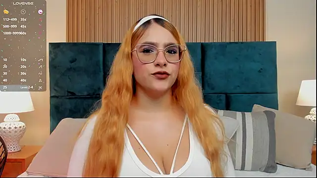 Amber kiss  online show from May 2026 07:00:02 PM