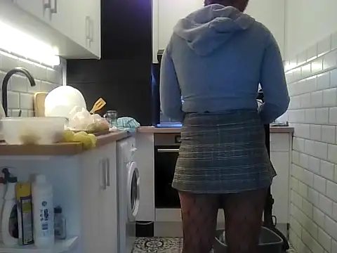 Snapshot of HotLenaX chatting on October 2025 10:50:01 PM HotLenaX online show from October 2025 10:50:01 PM