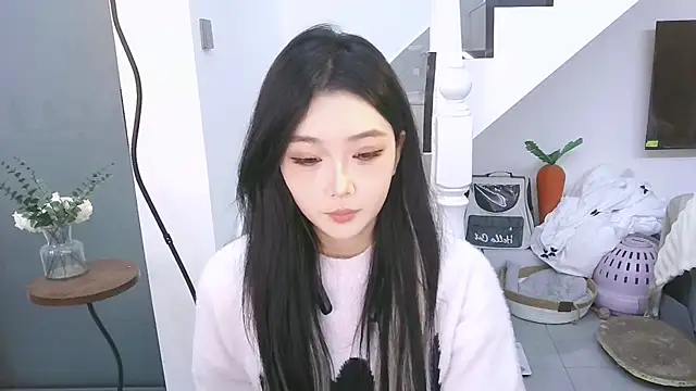 Snapshot of Miao-Maimiao chatting on December 2025 12:56:01 PM Miao-Maimiao online show from December 2025 12:56:01 PM