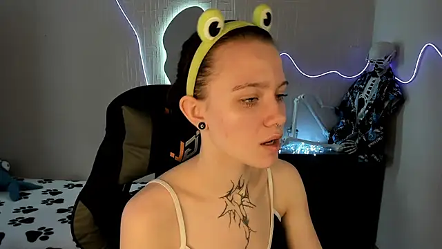 Snapshot of Elastikisss chatting on April 2026 04:55:01 AM Elastikisss online show from April 2026 04:55:01 AM