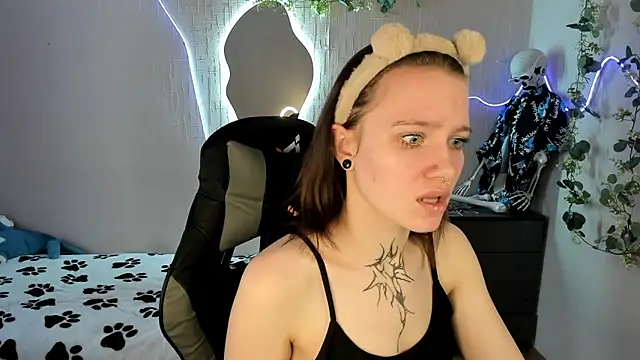 Snapshot of Elastikisss chatting on April 2026 06:07:02 AM Elastikisss online show from April 2026 06:07:02 AM