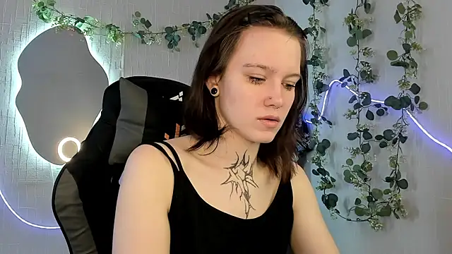 Snapshot of Elastikisss chatting on April 2026 06:14:01 AM Elastikisss online show from April 2026 06:14:01 AM