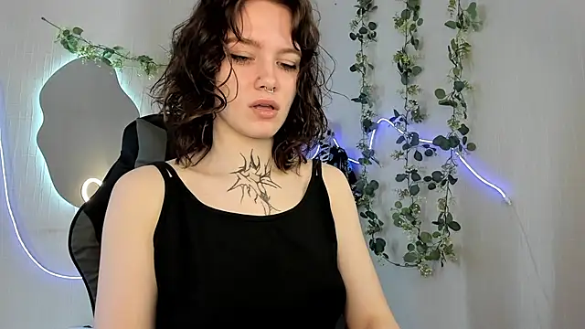 Snapshot of Elastikisss chatting on April 2026 10:21:02 AM Elastikisss online show from April 2026 10:21:02 AM