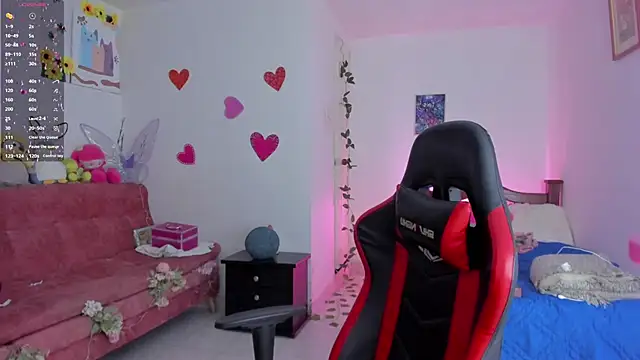 Snapshot of SophieLAmour chatting on September 2025 12:27:01 AM SophieLAmour online show from September 2025 12:27:01 AM