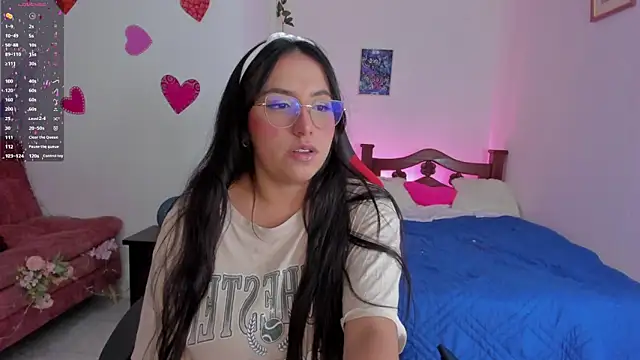 Snapshot of SophieLAmour chatting on September 2025 10:48:02 PM SophieLAmour online show from September 2025 10:48:02 PM