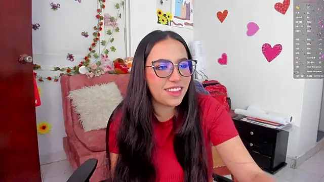 Snapshot of SophieLAmour chatting on November 2025 02:39:02 AM SophieLAmour online show from November 2025 02:39:02 AM