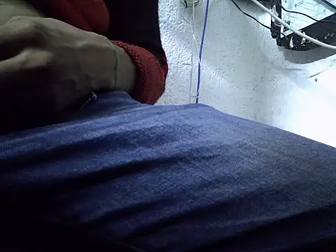 HungHangup online show from September 2025 02:30:02 PM