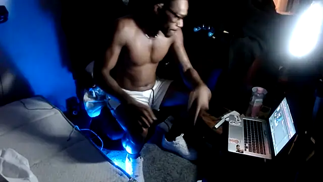 214KingLonggg online show from May 2026 07:15:02 AM