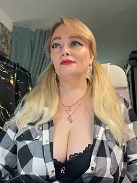 Sweet-blonde online show from May 2026 10:10:02 AM