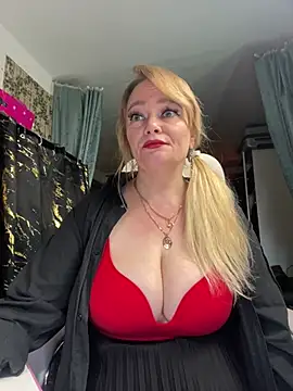 Sweet-blonde online show from June 2026 10:27:02 PM