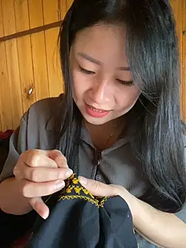 violet-00 online show from October 2025 12:58:01 AM