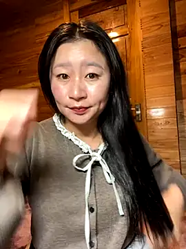 violet-00 online show from November 2025 10:51:01 AM