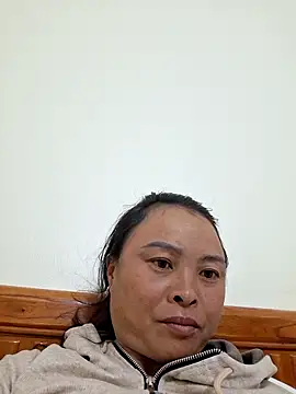 xuxulovezz online show from December 2025 01:29:02 PM