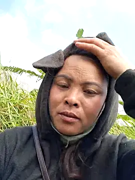 xuxulovezz online show from December 2025 05:04:02 AM