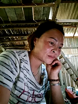Snapshot of xuxulovezz chatting on April 2026 06:52:01 AM xuxulovezz online show from April 2026 06:52:01 AM