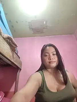 Snapshot of radiantbloom chatting on January 2026 01:52:02 AM radiantbloom online show from January 2026 01:52:02 AM