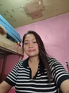 Snapshot of radiantbloom chatting on January 2026 12:31:02 PM radiantbloom online show from January 2026 12:31:02 PM