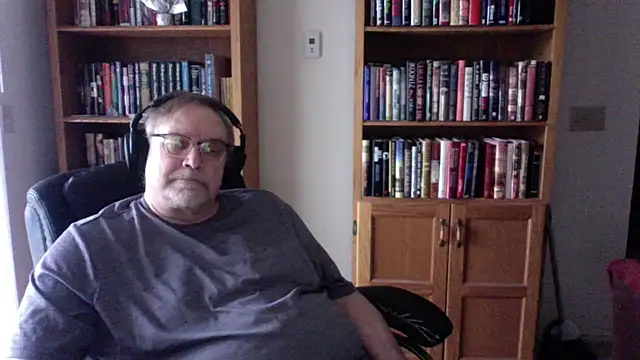 Vinyl22xh online show from April 2026 09:52:01 PM