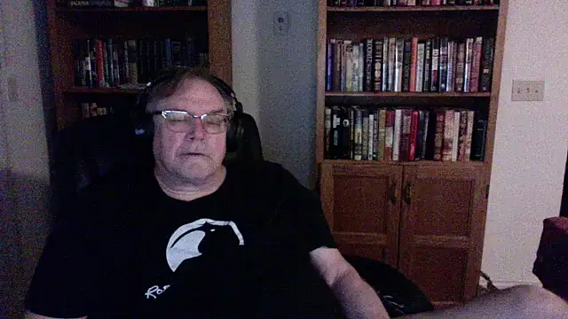 Vinyl22xh online show from May 2026 01:33:01 AM