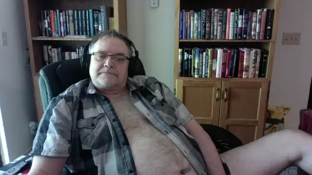 Vinyl22xh online show from May 2026 04:37:01 PM