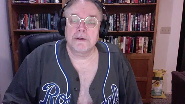 Vinyl22xh online show from May 2026 03:15:01 AM