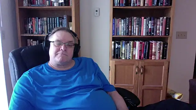 Vinyl22xh online show from May 2026 08:04:02 PM