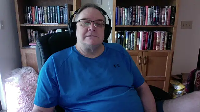 Vinyl22xh online show from May 2026 07:55:02 PM