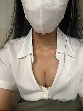 Snapshot of Linh247380 chatting on October 2025 04:01:02 AM Linh247380 online show from October 2025 04:01:02 AM