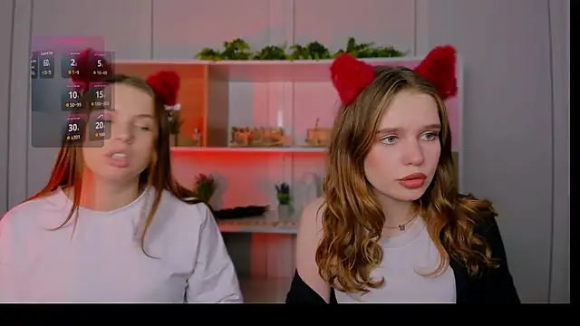 lola swon online show from October 2025 07:03:02 PM